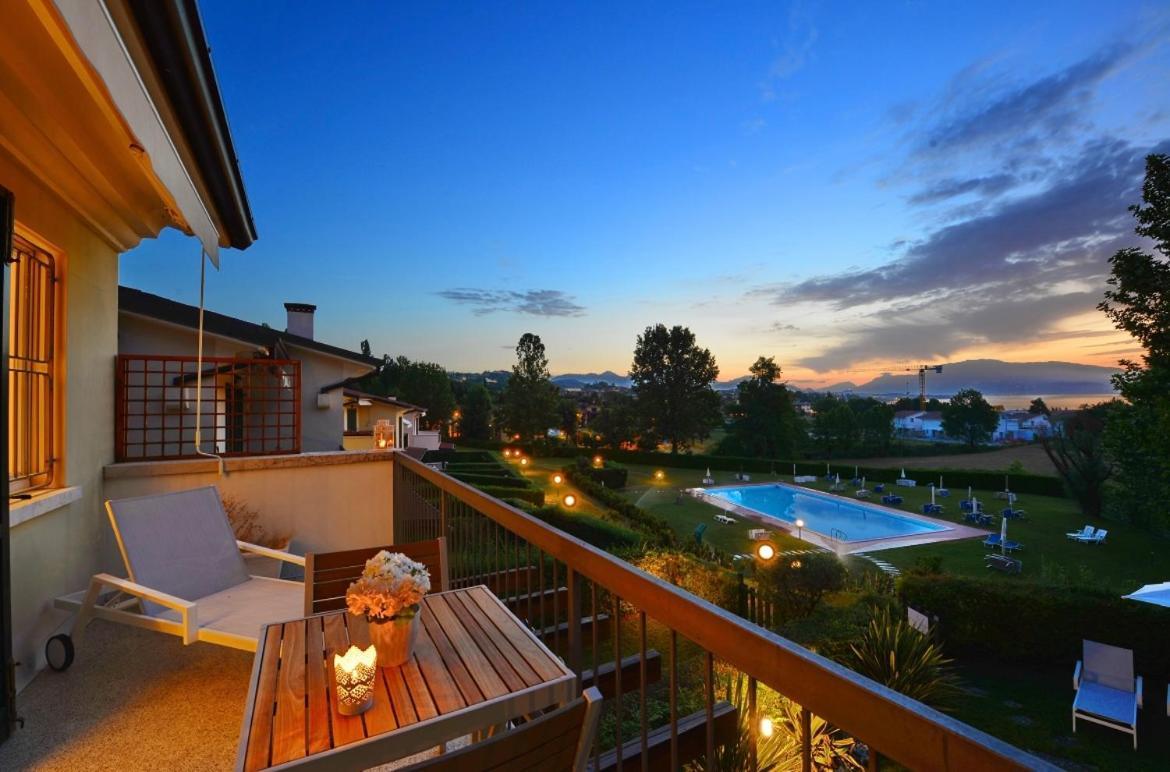 Italia Living Villa Padenghe sul Garda Luaran gambar